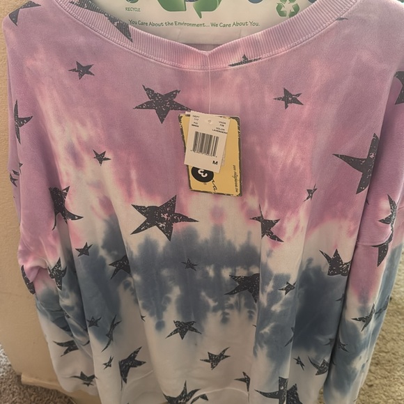 Soft and cozy medium tye dye sweatshirt NWT urban Outfitters - Picture 2 of 2